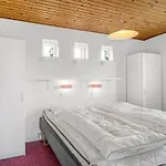 Gisa - 500m From The Sea By Interhome *