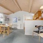 Gisa - 500m From The Sea By Interhome