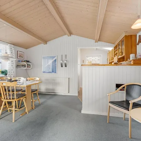 Gisa - 500m From The Sea By Interhome