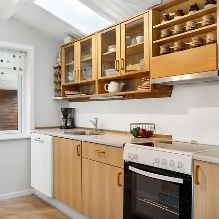 Gisa - 500m From The Sea By Interhome